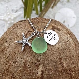 Make Waves Necklace.  NWOT